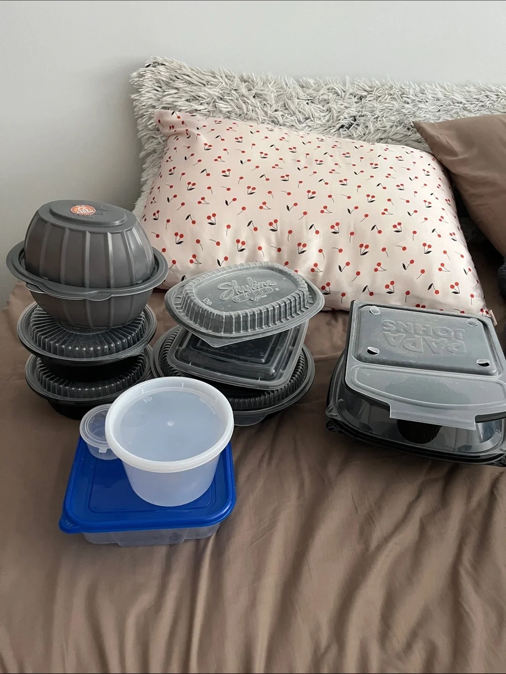 10 Assorted Reusable Food Containers in Gray with Clear Lids